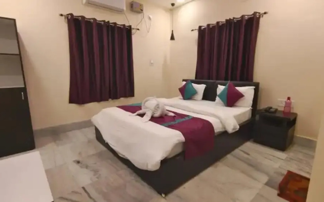 Goroomgo Luxury Star Inn Sum Hospital Bhubaneswar