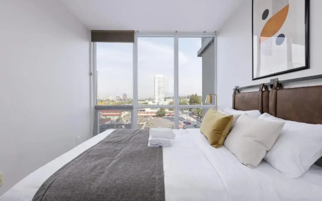 2 BD Condo in the heart of Surrey City Centre