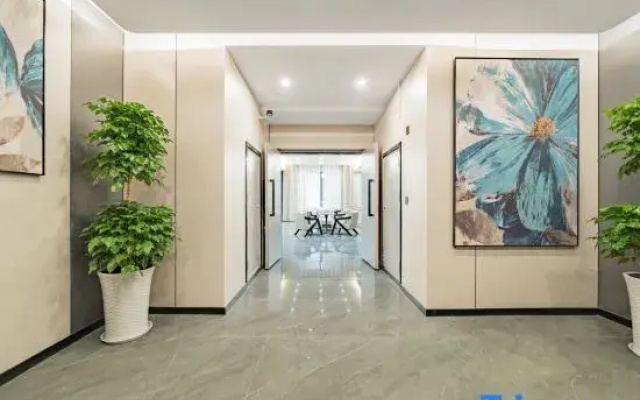 Xierlai Hotel (Ya'an Tianquan 318 National Highway)