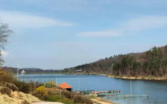 Neues-Ferienhaus-am-schoenen-Ferienpark-Twistesee-Naehe-Bad-Arolsen