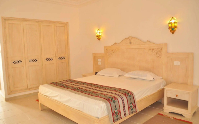 Zodiac Hotel
