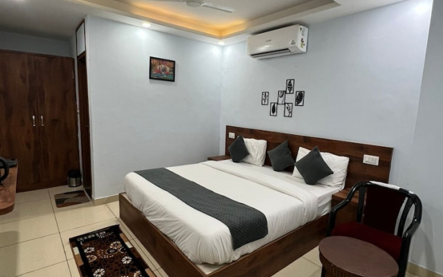 Hotel RK palace near airport
