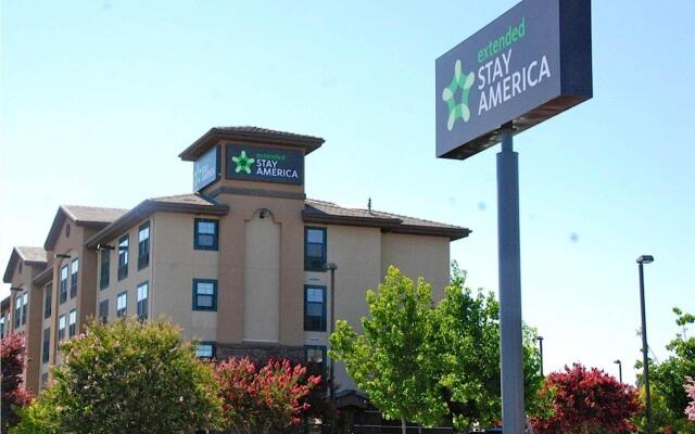 Отель Extended Stay America Los Angeles - Northridge США, Лос-Анджелес - отзывы, цены и фото номеров - забронировать отель Extended Stay America Los Angeles - Northridge онлайн вид на фасад