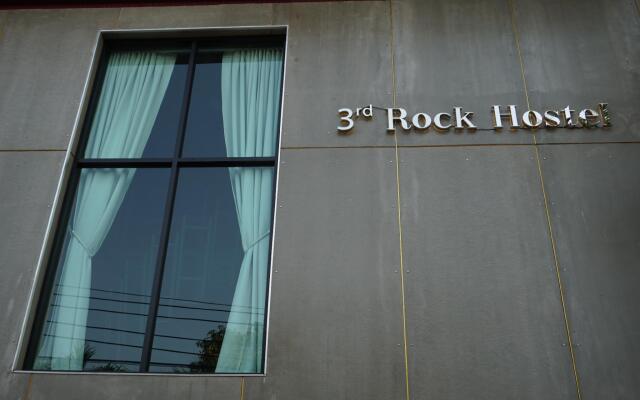 3rd Rock Hostel Бангкок вид на фасад