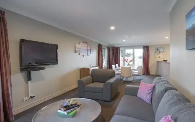 The Dairy Hotel Queenstown, A Naumi Chapter
