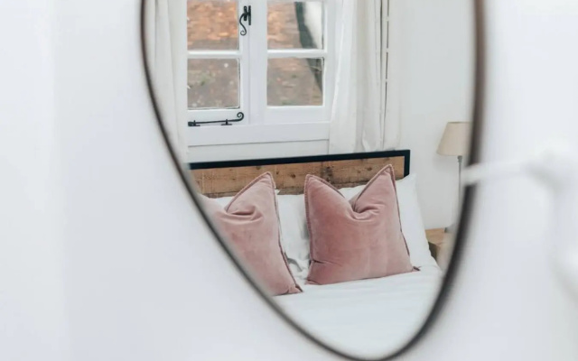 Chalk House - Pet Friendly - From 125 Per Night
