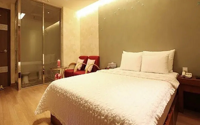 Soo Hotel