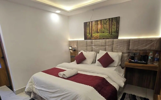 Hotel Vishnu Sarovar