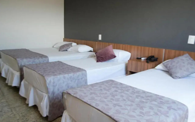 BOMBONATO HOTEL - Fácil Acesso ao Aeroporto e parque de Exposições ABCZ