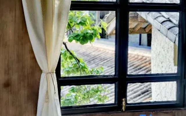 Shaxi Thirty-Three Mountain View Homestay