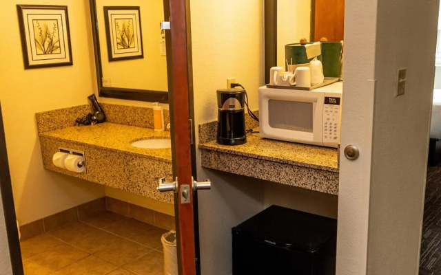 Lake Natoma Inn