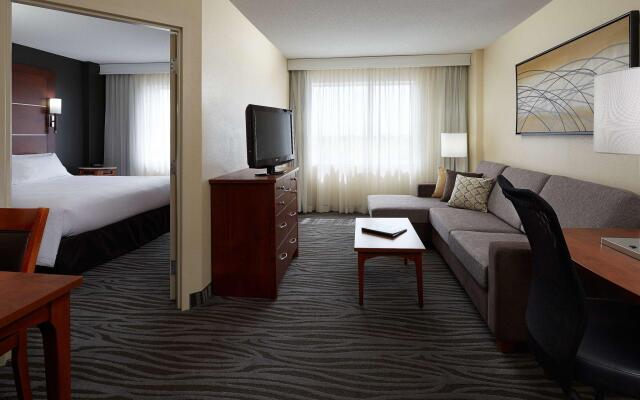 Отель Residence Inn by Marriott Montreal Airport Канада, Монреаль - отзывы, цены и фото номеров - забронировать отель Residence Inn by Marriott Montreal Airport онлайн комната для гостей