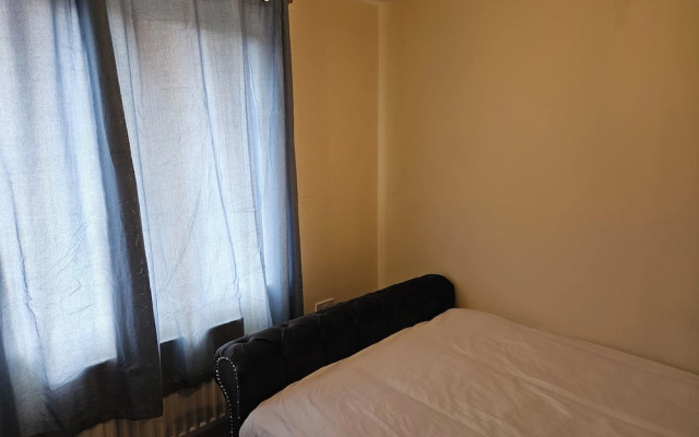 Stunning 2-bed Apt-freeparking, Close to City