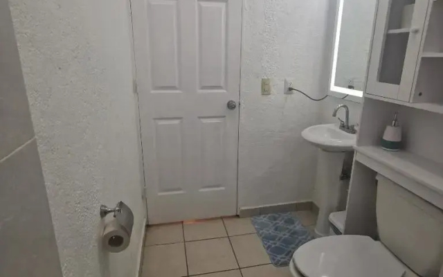 Comfy 2Bedroom minutes from downtown & fast wi-fi