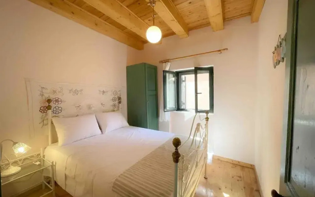 Kansoneta-traditional Mansion in Gastouri Village