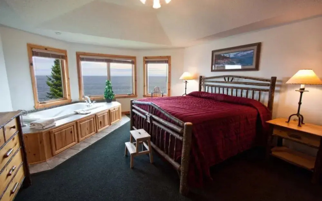 Cove Point Lodge