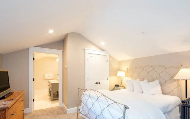 River Club 302 2 Bedroom Condo by Alpine Lodging Telluride