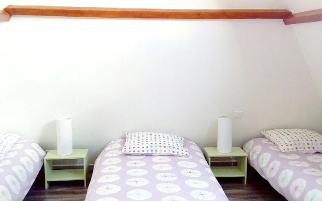 House With 2 Bedrooms in Épreville-en-lieuvin, With Enclosed Garden an
