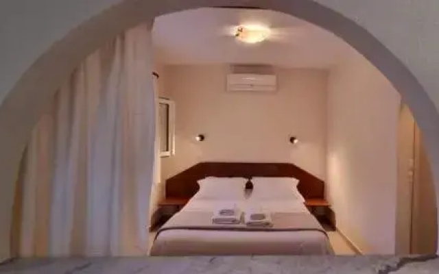 Ammos Kalamitsi Bungalows & Restaurant