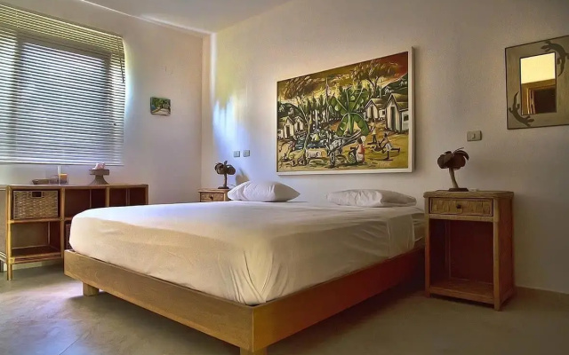 TRACADERO Beach Club and Holidays Rentals