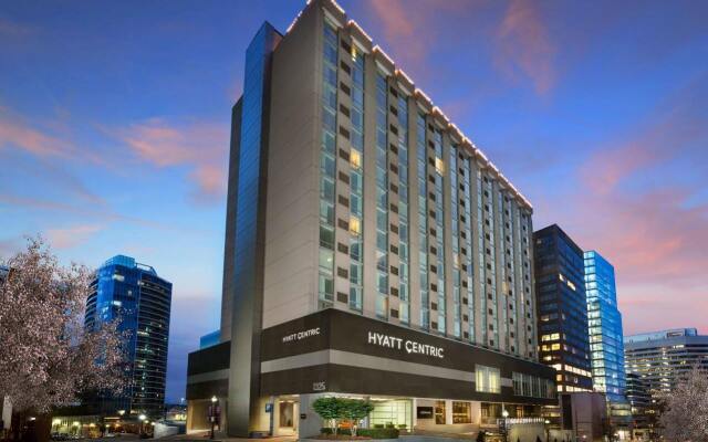 Отель Hyatt Arlington вид на фасад