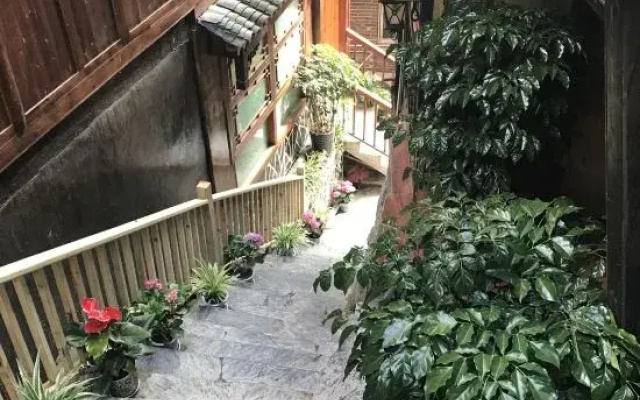 Xijiang Qianhu Miao Village Mountain Stream Small Building Chinese Inn (No. 1 Fengyu Bridge)