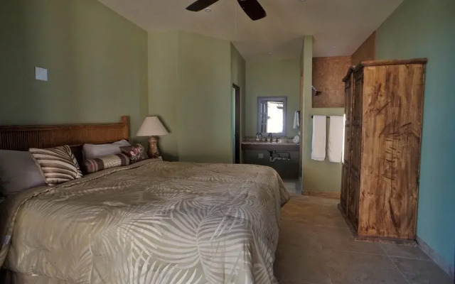 The Cerritos Beach Inn