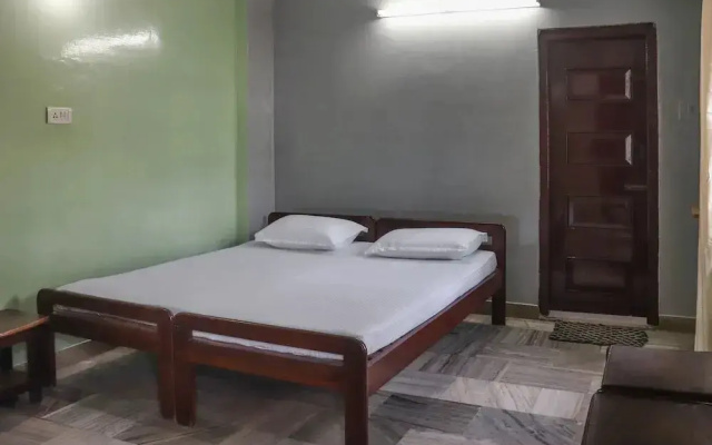 Hotel Galaxy by OYO Rooms