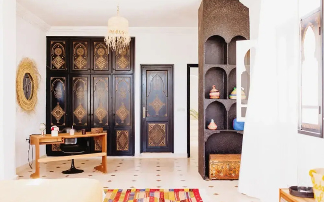 La Maison des Ailleurs