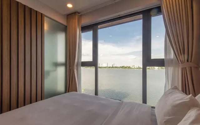 Moon West Lake Residence