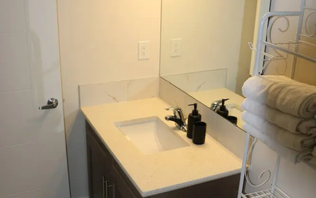 Lovely guest Suite in Calgary