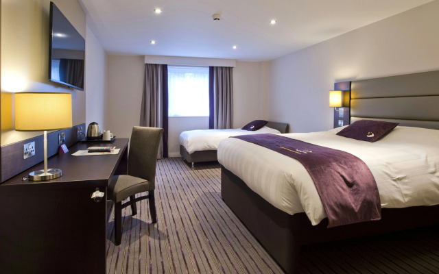 Premier Inn Newbury Town Centre South A339