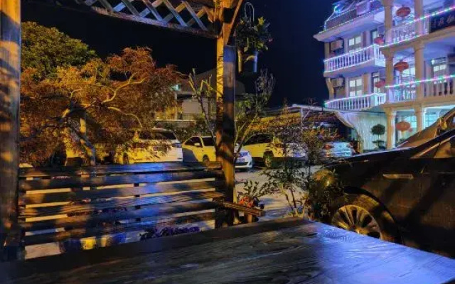 Maizi Farm House
