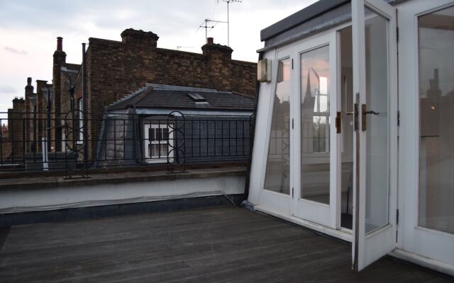 Отель Home With Roof Terrace Hampstead Village Лондон вид на фасад