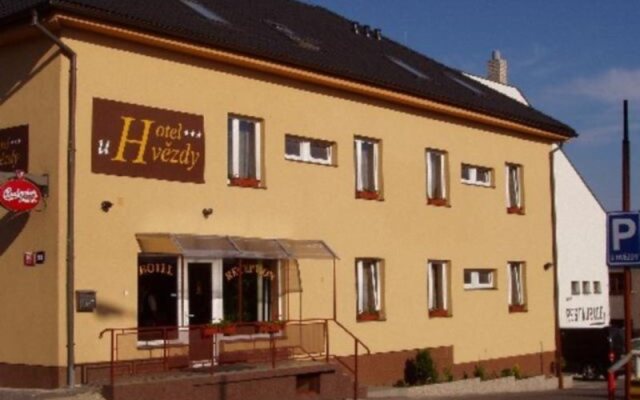 Отель U Hvezdy Чехия, Прага - 1 отзыв об отеле, цены и фото номеров - забронировать отель U Hvezdy онлайн вид на фасад