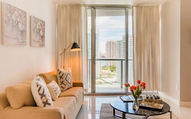 Deluxe 5 Star Condo Iconbrickell@25Th, Free Spa/Gym/Pool