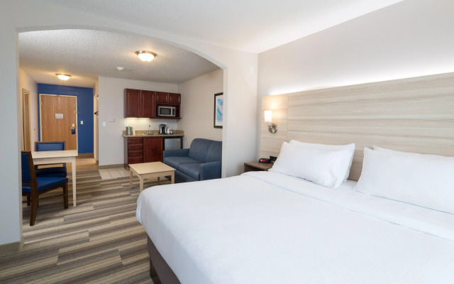 Holiday Inn Express Hotel & Suites Detroit - Utica by IHG