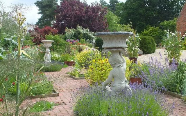 Goltho House Bed & Breakfast