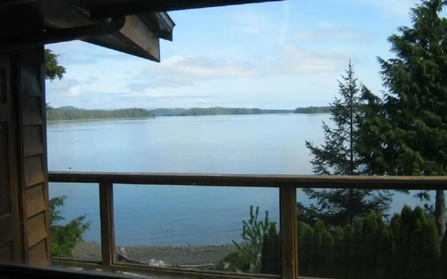 Tofino Stormbay Guest House