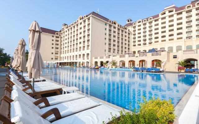 Отель Melia Grand Hermitage - All Inclusive бассейн