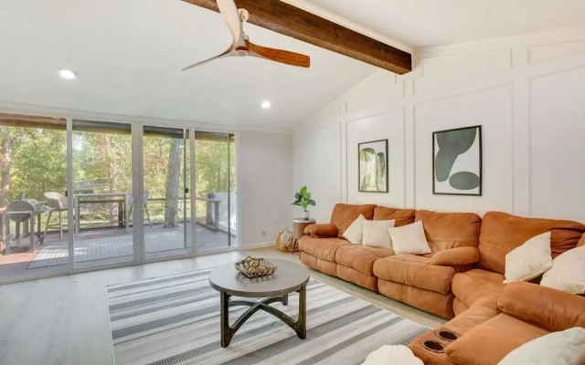 Hot Tub & Lake Access: Malakoff Retreat!