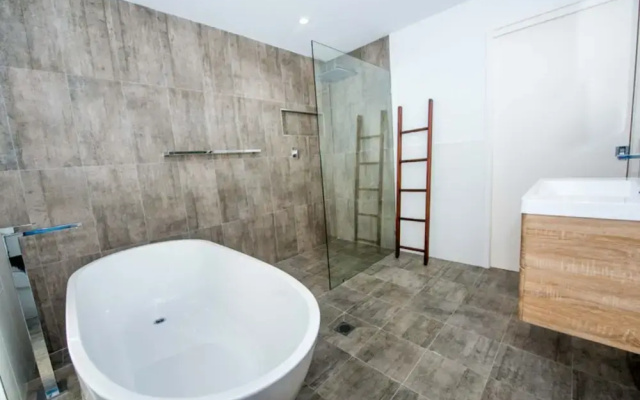 Luxury in Nelson Bay - Nelson Bay