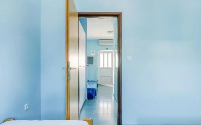 Lovely Apartment in Pirovac With Balcony