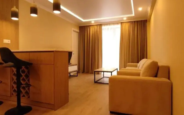 Evdo Apartments F4 Wooden Room