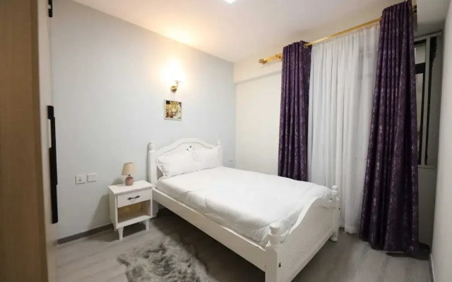 Lux Suites Sandalwood  Apartments