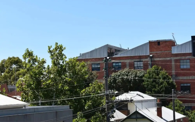 Stylish Warehouse Conversion in Heart of Fitzroy