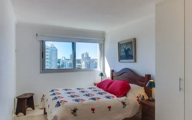 Comodo apartamento c/ piscina interior y exterior