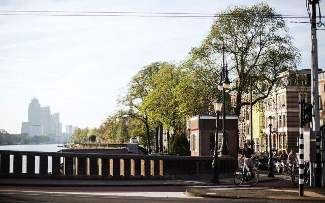 SWEETS - Nieuwe Amstelbrug 0