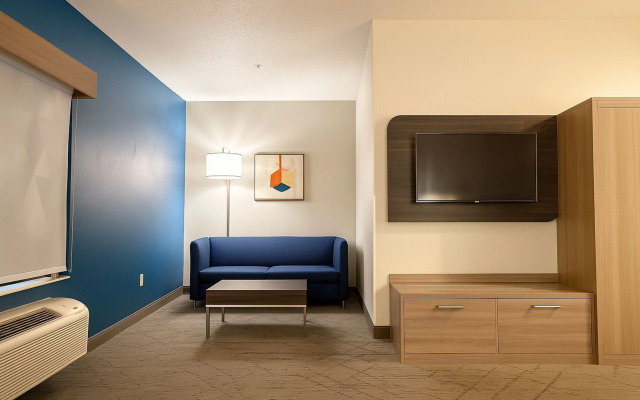 Holiday Inn Express & Suites Alliance by IHG