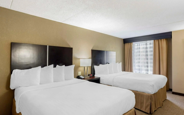 Niagara Crossing Hotel & Spa